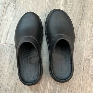 OOFOS OOcloog Unisex Black Recovery Mules Clogs Mens 5 Womens 7